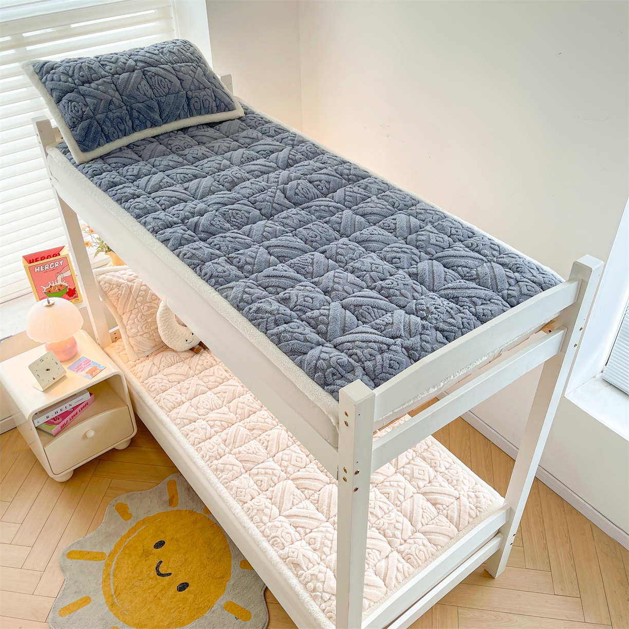 91家纺网 家纺一手货源 找家纺 雯豆家纺 2025新款加厚塔芙绒床垫床褥床护垫学生宿舍床大学生单人褥子 塔芙绒床褥-英伦蓝灰