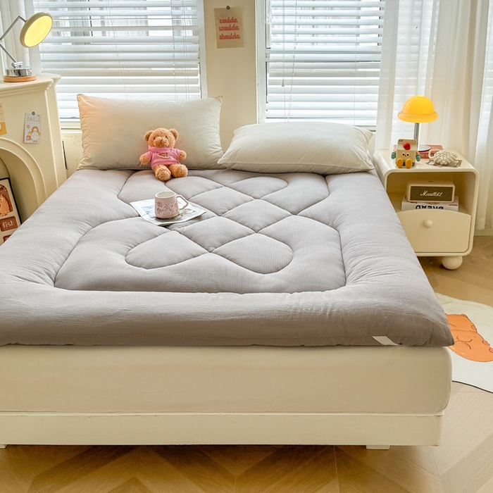 91家纺网 家纺一手货源 找家纺 贝扬思家纺 2025新款云感双层纱软床垫床褥 冰山灰