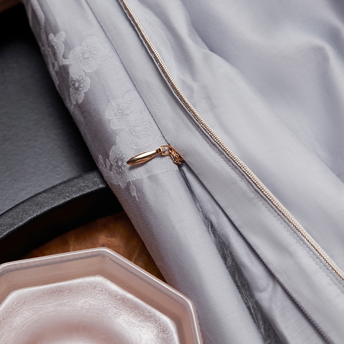 91家纺网 家纺一手货源 找家纺 蚕云阁蚕丝家居 2025新款舒适蚕丝被双宫桑蚕丝蚕韵江南系列被子被芯 高级灰双宫桑蚕丝