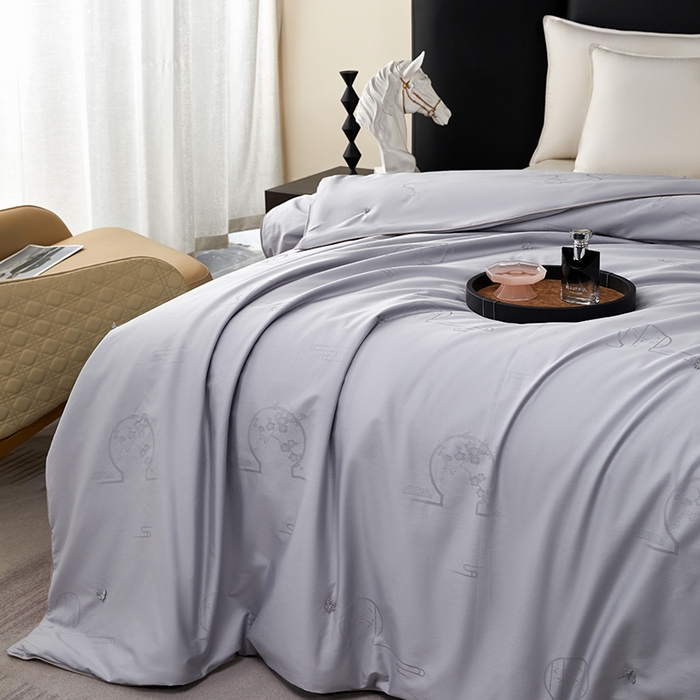 91家纺网 家纺一手货源 找家纺 蚕云阁蚕丝家居 2025新款舒适蚕丝被双宫桑蚕丝蚕韵江南系列被子被芯 高级灰双宫桑蚕丝