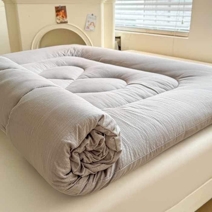 91家纺网 家纺一手货源 找家纺 贝扬思家纺 2025新款云感双层纱软床垫床褥 冰山灰