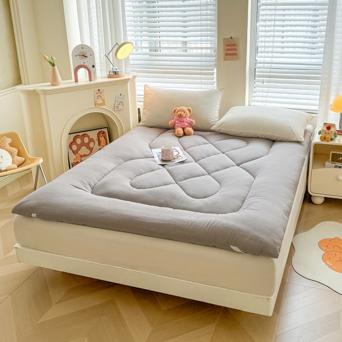 91家纺网 家纺一手货源 找家纺 贝扬思家纺 2025新款云感双层纱软床垫床褥 冰山灰