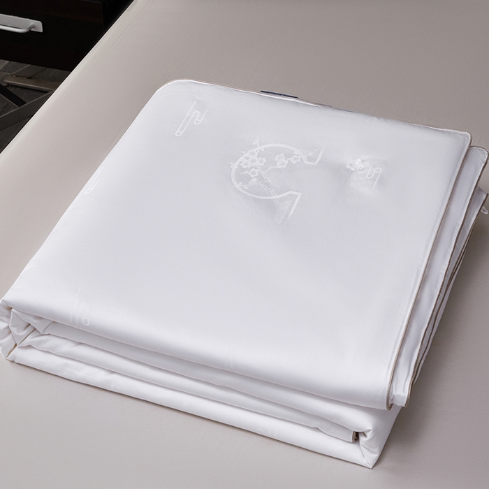 91家纺网 家纺一手货源 找家纺 蚕云阁蚕丝家居 2025新款舒适蚕丝被双宫桑蚕丝蚕韵江南系列被子被芯 白色双宫桑蚕丝