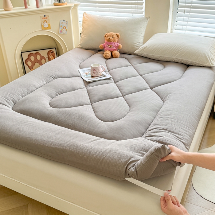 91家纺网 家纺一手货源 找家纺 贝扬思家纺 2025新款云感双层纱软床垫床褥 冰山灰