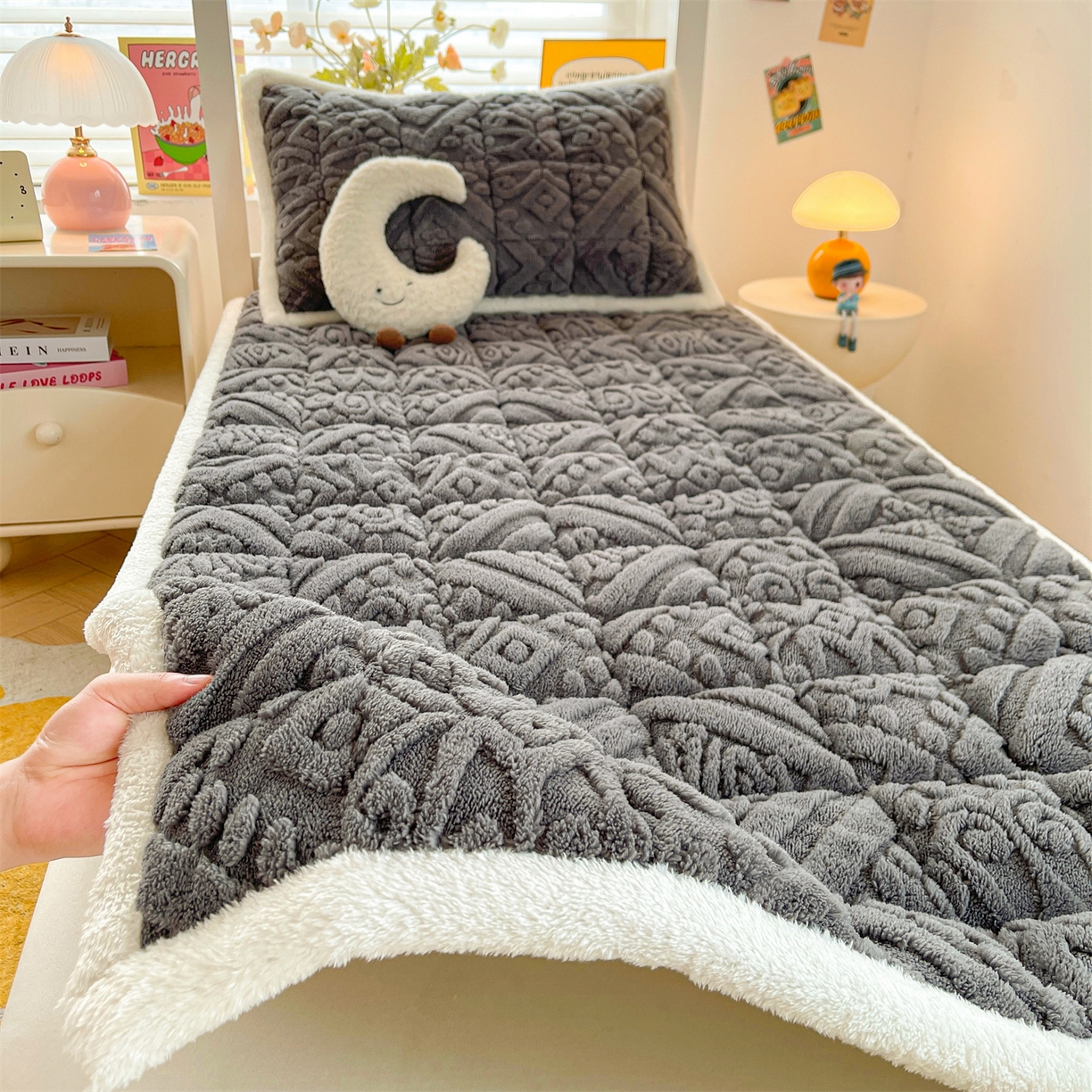 91家纺网 家纺一手货源 找家纺 雯豆家纺 2025新款加厚塔芙绒床垫床褥床护垫学生宿舍床大学生单人褥子 塔芙绒床褥-英伦深空灰