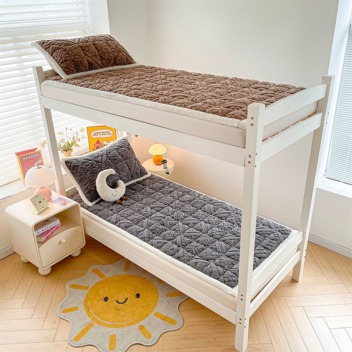 91家纺网 家纺一手货源 找家纺 雯豆家纺 2025新款加厚塔芙绒床垫床褥床护垫学生宿舍床大学生单人褥子 塔芙绒床褥-英伦深空灰