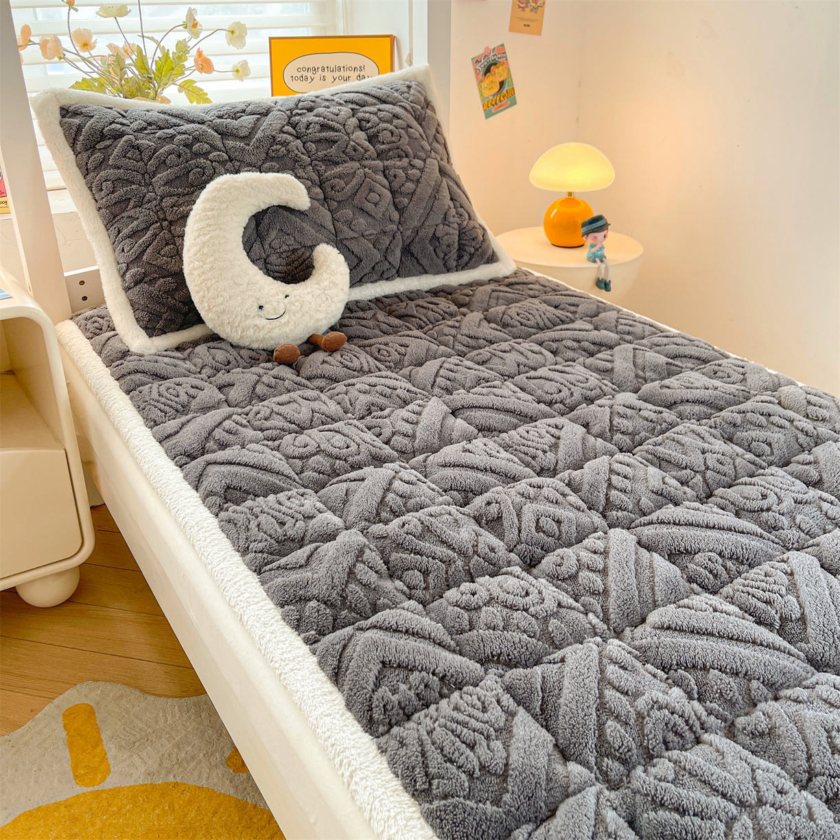 91家纺网 家纺一手货源 找家纺 雯豆家纺 2025新款加厚塔芙绒床垫床褥床护垫学生宿舍床大学生单人褥子 塔芙绒床褥-英伦深空灰