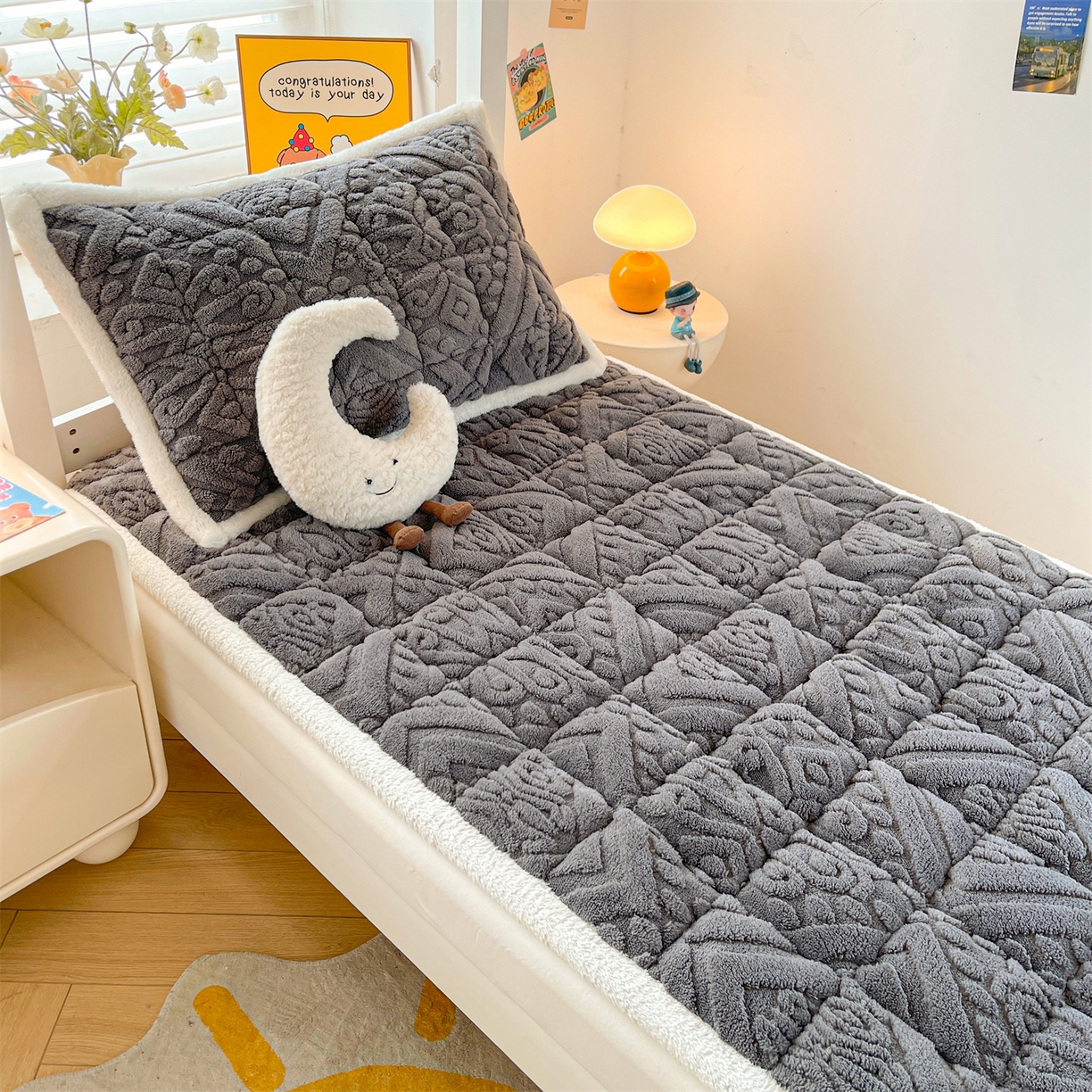 91家纺网 家纺一手货源 找家纺 雯豆家纺 2025新款加厚塔芙绒床垫床褥床护垫学生宿舍床大学生单人褥子 塔芙绒床褥-英伦深空灰