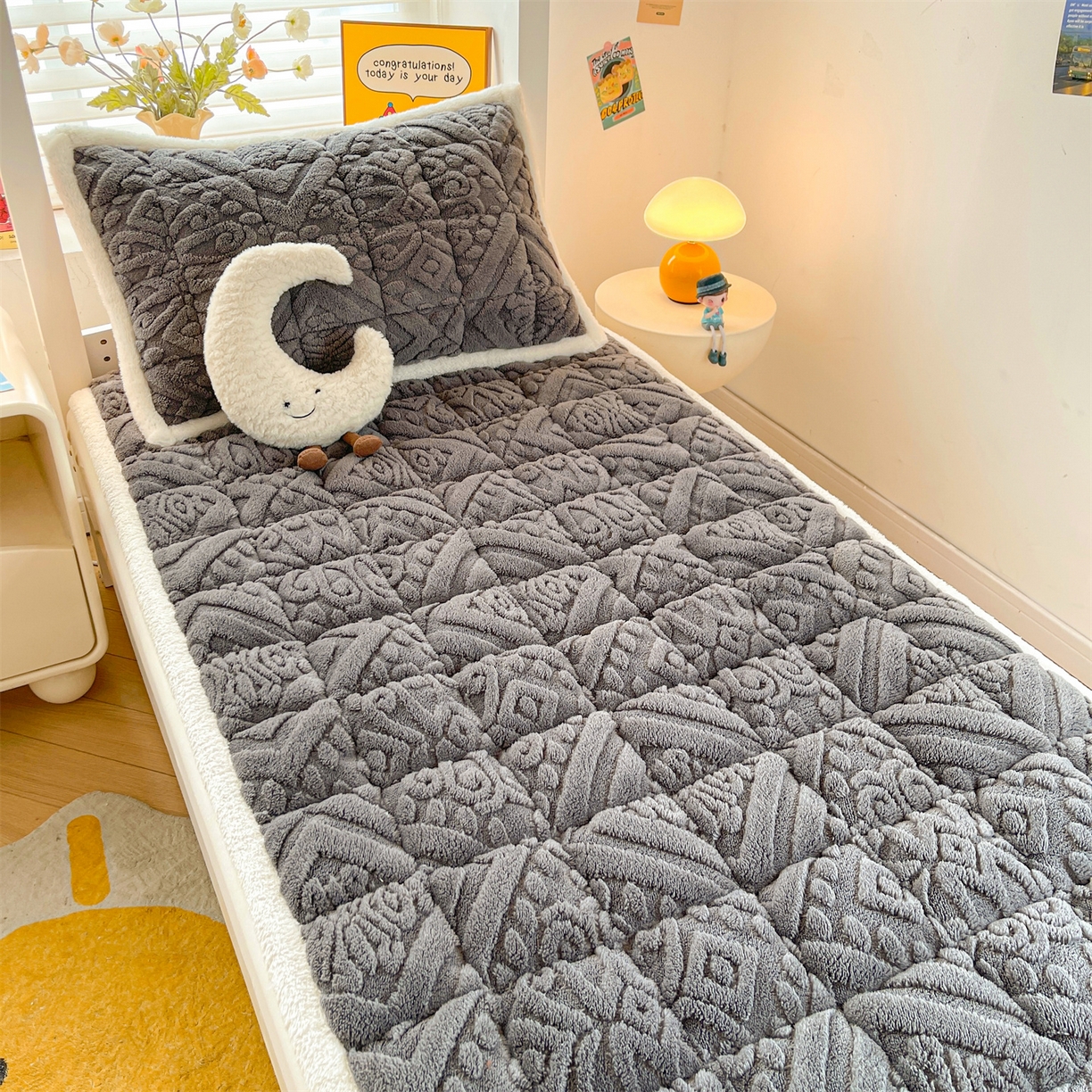 91家纺网 家纺一手货源 找家纺 雯豆家纺 2025新款加厚塔芙绒床垫床褥床护垫学生宿舍床大学生单人褥子 塔芙绒床褥-英伦深空灰