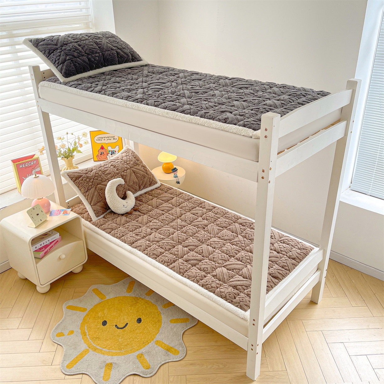 91家纺网 家纺一手货源 找家纺 雯豆家纺 2025新款加厚塔芙绒床垫床褥床护垫学生宿舍床大学生单人褥子 塔芙绒床褥-英伦阳光驼