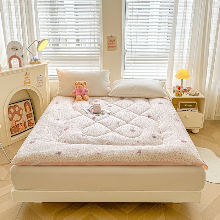 91家纺网 家纺一手货源 找家纺 贝扬思家纺 2025新款云感双层纱软床垫床褥 软萌小兔