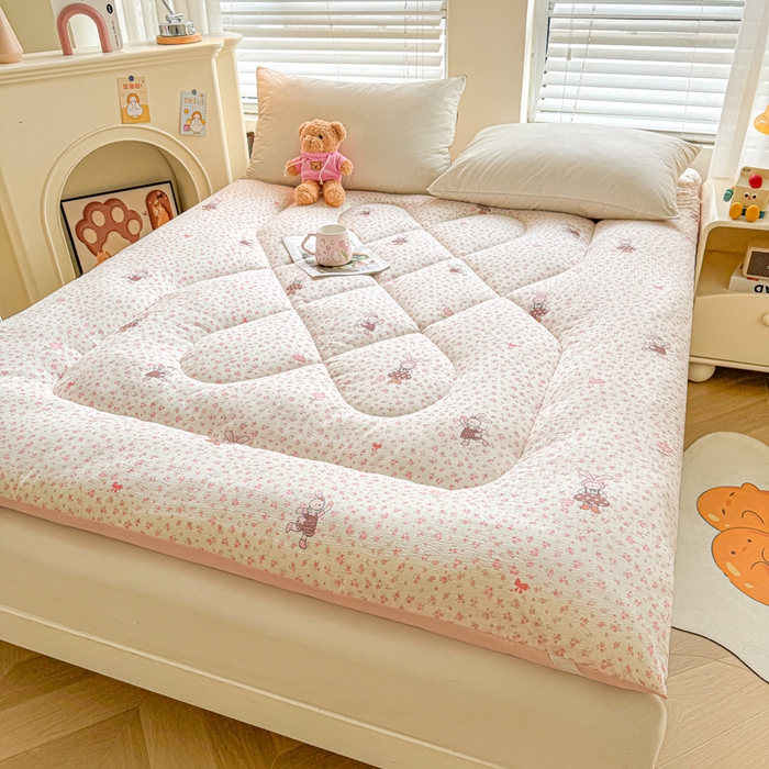 91家纺网 家纺一手货源 找家纺 贝扬思家纺 2025新款云感双层纱软床垫床褥 软萌小兔