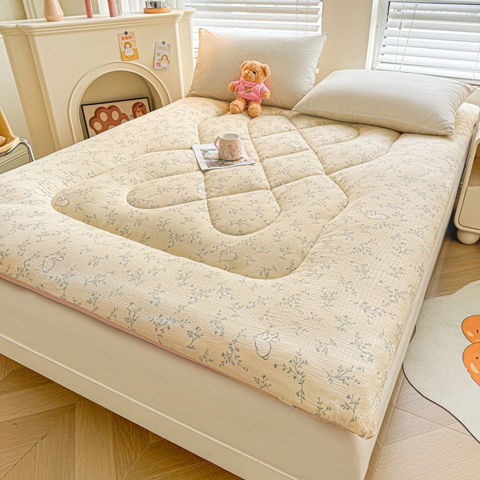 91家纺网 家纺一手货源 找家纺 贝扬思家纺 2025新款云感双层纱软床垫床褥 小兔芽芽