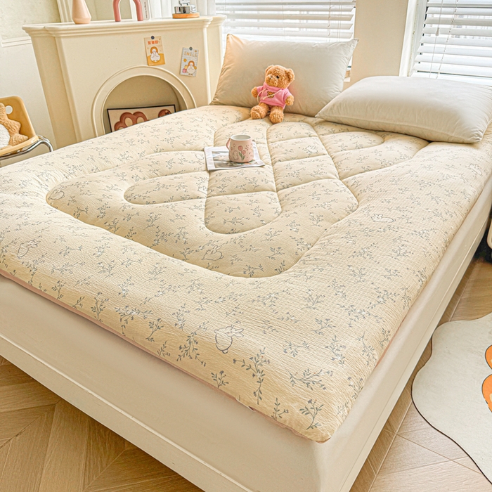 91家纺网 家纺一手货源 找家纺 贝扬思家纺 2025新款云感双层纱软床垫床褥 小兔芽芽