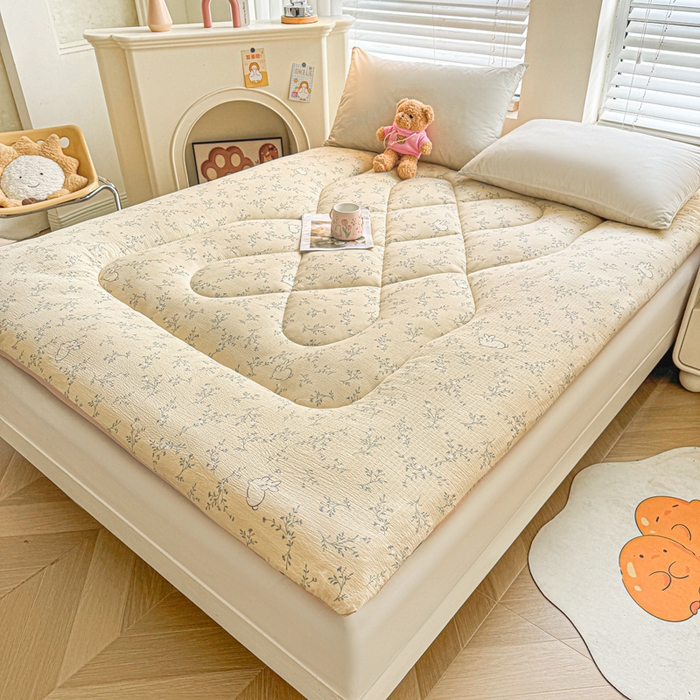 91家纺网 家纺一手货源 找家纺 贝扬思家纺 2025新款云感双层纱软床垫床褥 小兔芽芽