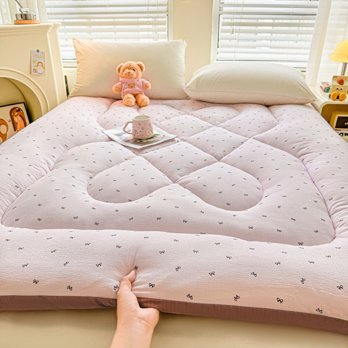 91家纺网 家纺一手货源 找家纺 贝扬思家纺 2025新款云感双层纱软床垫床褥 芋泥葡萄