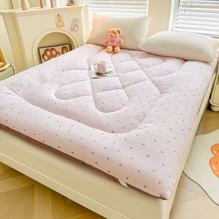 91家纺网 家纺一手货源 找家纺 贝扬思家纺 2025新款云感双层纱软床垫床褥 芋泥葡萄