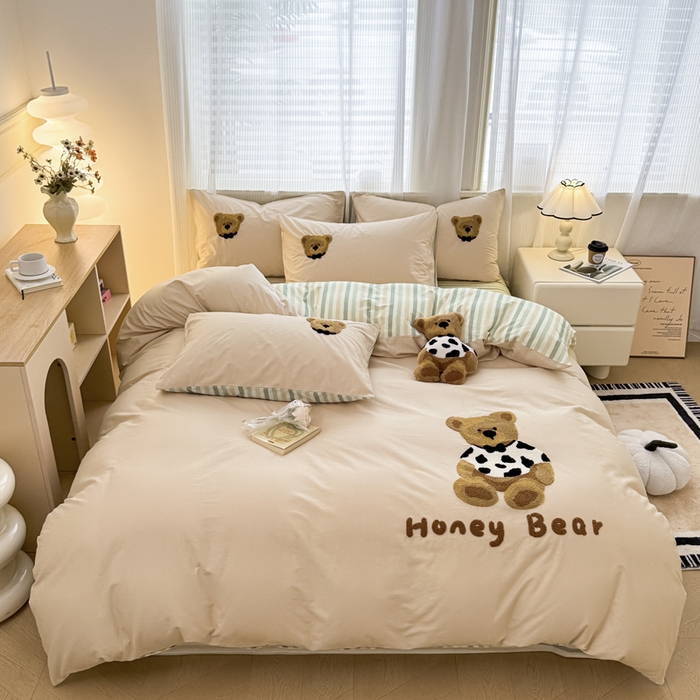 91家纺网 家纺一手货源 找家纺 寐居家纺 2025新款全棉纯棉13372毛巾绣四件套 斑点熊