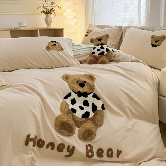 91家纺网 家纺一手货源 找家纺 寐居家纺 2025新款全棉纯棉13372毛巾绣四件套 斑点熊