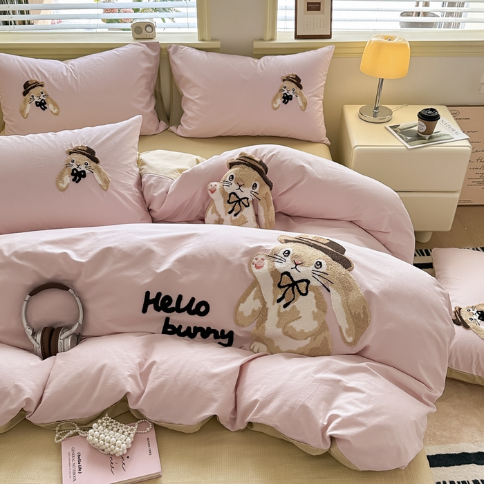 91家纺网 家纺一手货源 找家纺 寐居家纺 2025新款全棉纯棉13372毛巾绣四件套 大耳兔