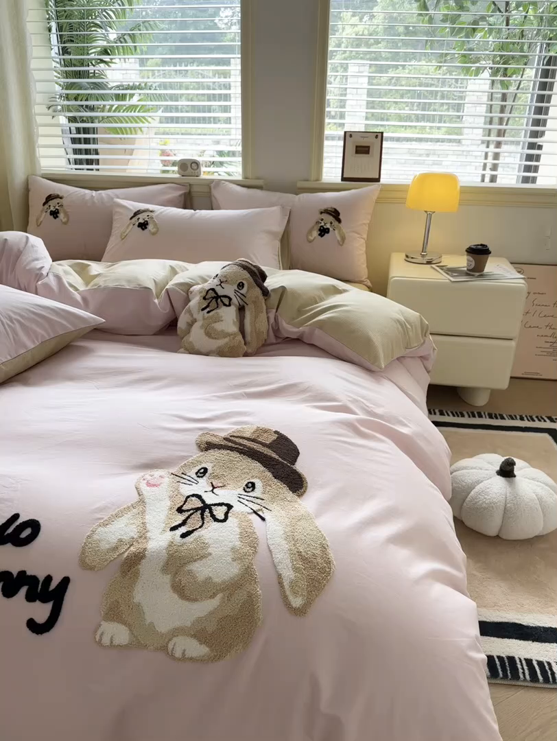 91家纺网 家纺一手货源 找家纺 寐居家纺 2025新款全棉纯棉13372毛巾绣四件套 大耳兔