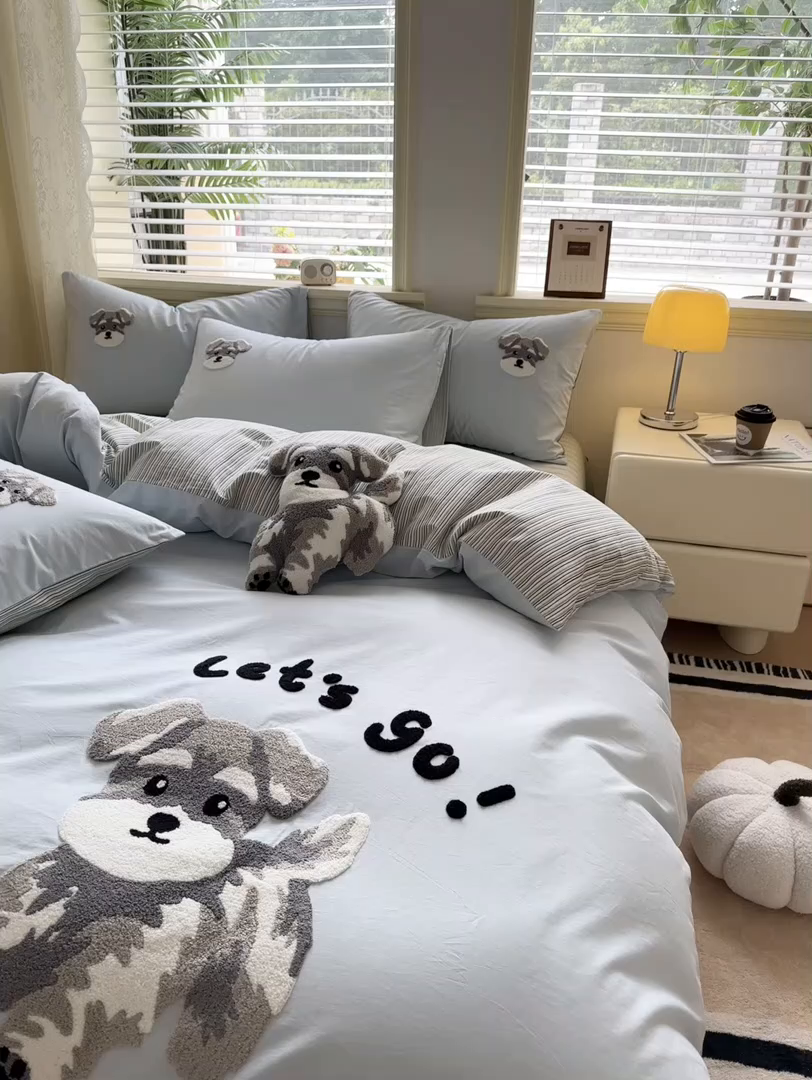 91家纺网 家纺一手货源 找家纺 寐居家纺 2025新款全棉纯棉13372毛巾绣四件套 俏皮狗