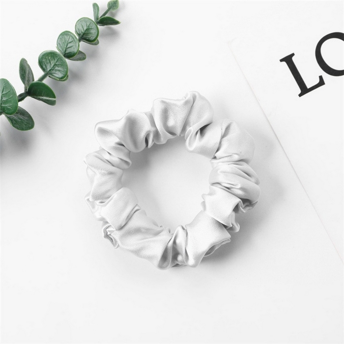 91家纺网 家纺一手货源 找家纺 蚕云阁蚕丝家居 2025新款2.5㎝缎面真丝发圈 银灰色 