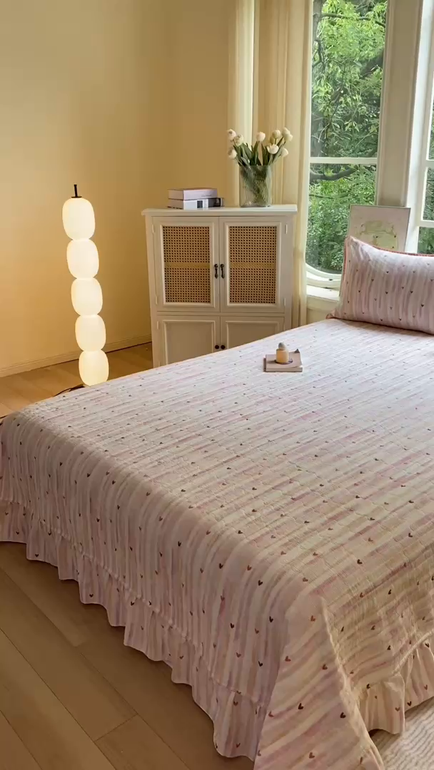 91家纺网 家纺一手货源 找家纺 梦可莱家居 2025新款木棉床盖四件套 爱心粉