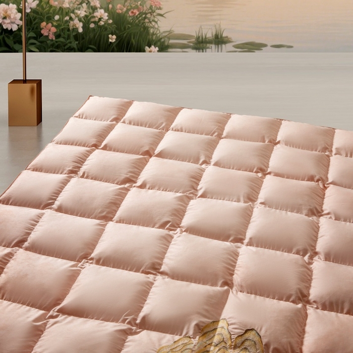 91家纺网 家纺一手货源 找家纺 织梦人羽绒工厂店2025新款高蓬松羽绒被85鸭绒大牌同款花型-绣花蝶韵蝶舞drio 山水汇