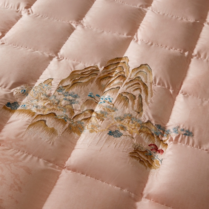 91家纺网 家纺一手货源 找家纺 织梦人羽绒工厂店2025新款高蓬松羽绒被85鸭绒大牌同款花型-绣花蝶韵蝶舞drio 山水汇