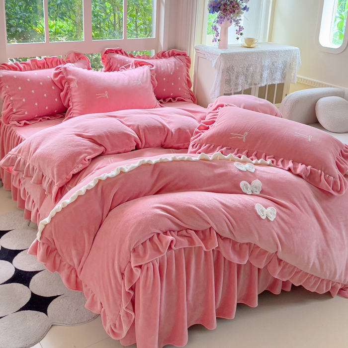 91家纺网 家纺一手货源 找家纺 睡美人 2025韩版暖铂绒牛奶绒花边床裙床笠床单款四件套 同心结-桃粉色