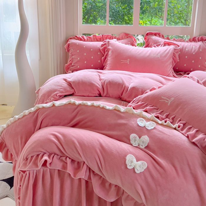 91家纺网 家纺一手货源 找家纺 睡美人 2025韩版暖铂绒牛奶绒花边床裙床笠床单款四件套 同心结-桃粉色
