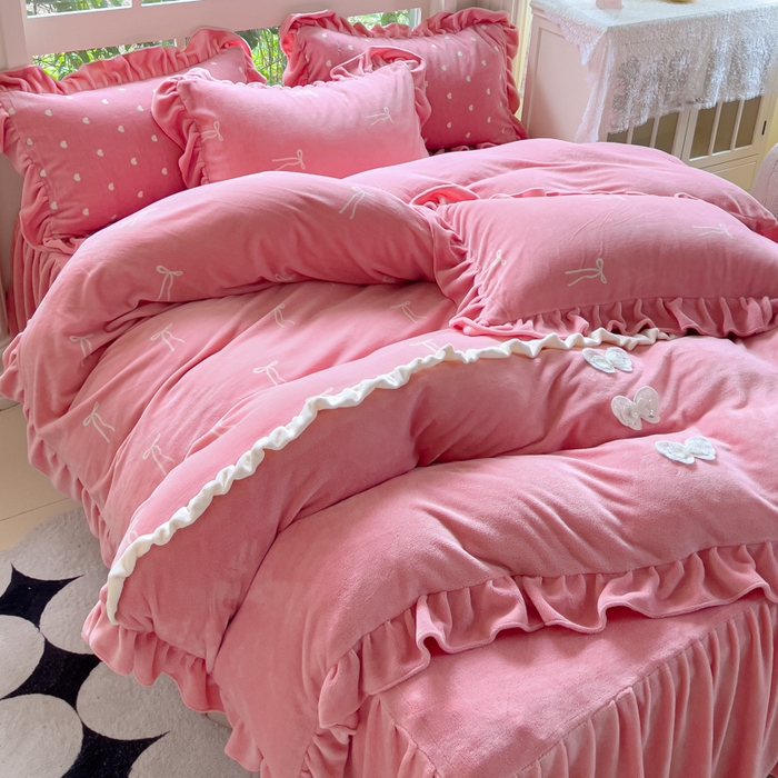 91家纺网 家纺一手货源 找家纺 睡美人 2025韩版暖铂绒牛奶绒花边床裙床笠床单款四件套 同心结-桃粉色