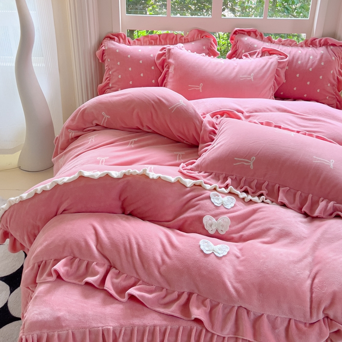 91家纺网 家纺一手货源 找家纺 睡美人 2025韩版暖铂绒牛奶绒花边床裙床笠床单款四件套 同心结-桃粉色