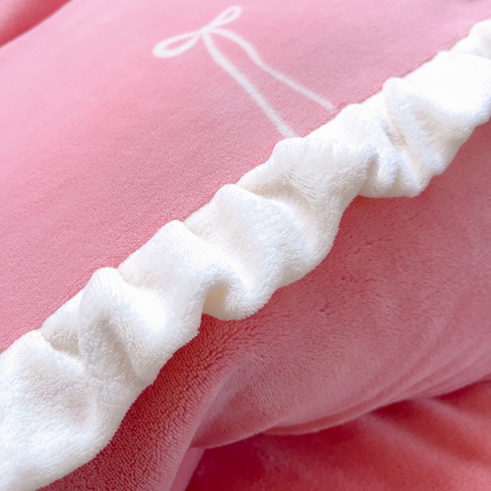 91家纺网 家纺一手货源 找家纺 睡美人 2025韩版暖铂绒牛奶绒花边床裙床笠床单款四件套 同心结-桃粉色