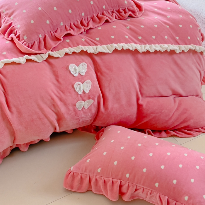 91家纺网 家纺一手货源 找家纺 睡美人 2025韩版暖铂绒牛奶绒花边床裙床笠床单款四件套 心愿-桃粉色