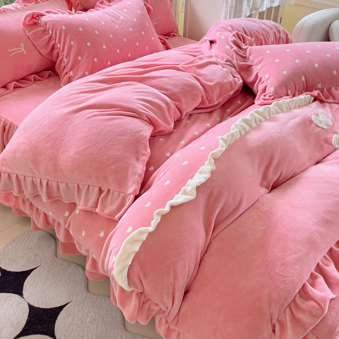 91家纺网 家纺一手货源 找家纺 睡美人 2025韩版暖铂绒牛奶绒花边床裙床笠床单款四件套 心愿-桃粉色
