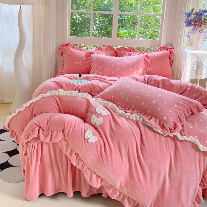 91家纺网 家纺一手货源 找家纺 睡美人 2025韩版暖铂绒牛奶绒花边床裙床笠床单款四件套 心愿-桃粉色