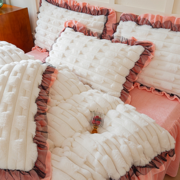 91家纺网 家纺一手货源 找家纺 睡美人 2025韩版兔绒提花牛奶绒床裙床单床笠款四件套 兔绒提花-公主粉