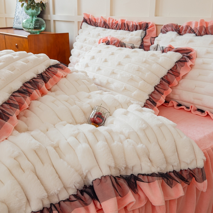 91家纺网 家纺一手货源 找家纺 睡美人 2025韩版兔绒提花牛奶绒床裙床单床笠款四件套 兔绒提花-公主粉