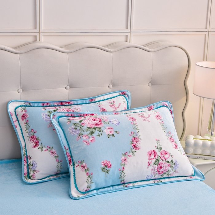 91家纺网 家纺一手货源 找家纺 绒宴 2025新款8.5斤牛奶绒金貂法莱绒床裙款保暖四件套 约定