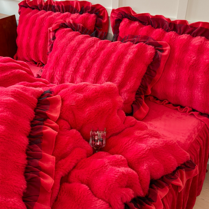 91家纺网 家纺一手货源 找家纺 睡美人 2025韩版兔兔绒牛奶绒床裙床单床笠款公主蕾丝四件套 兔兔绒-纯红色