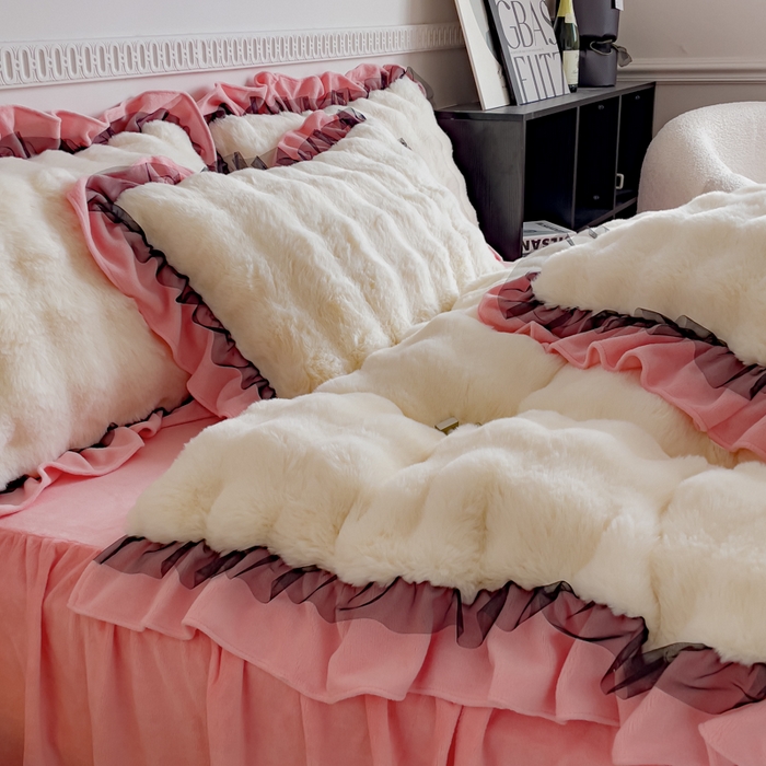 91家纺网 家纺一手货源 找家纺 睡美人 2025韩版兔兔绒牛奶绒床裙床单床笠款公主蕾丝四件套 兔兔绒-公主粉