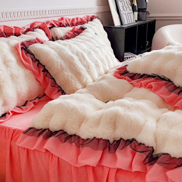 91家纺网 家纺一手货源 找家纺 睡美人 2025韩版兔兔绒牛奶绒床裙床单床笠款公主蕾丝四件套 兔兔绒-石榴红