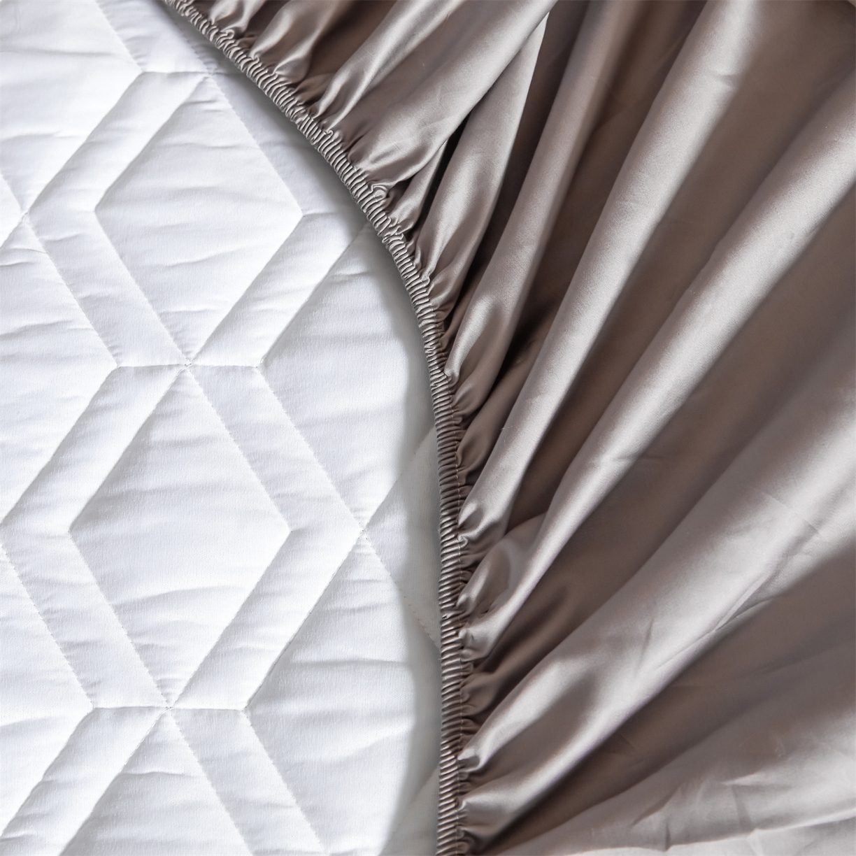 91家纺网 家纺一手货源 找家纺 优眠坊 2025新款60S全棉纯棉纯色床笠系列单床笠单品床笠单件床笠 香芋紫