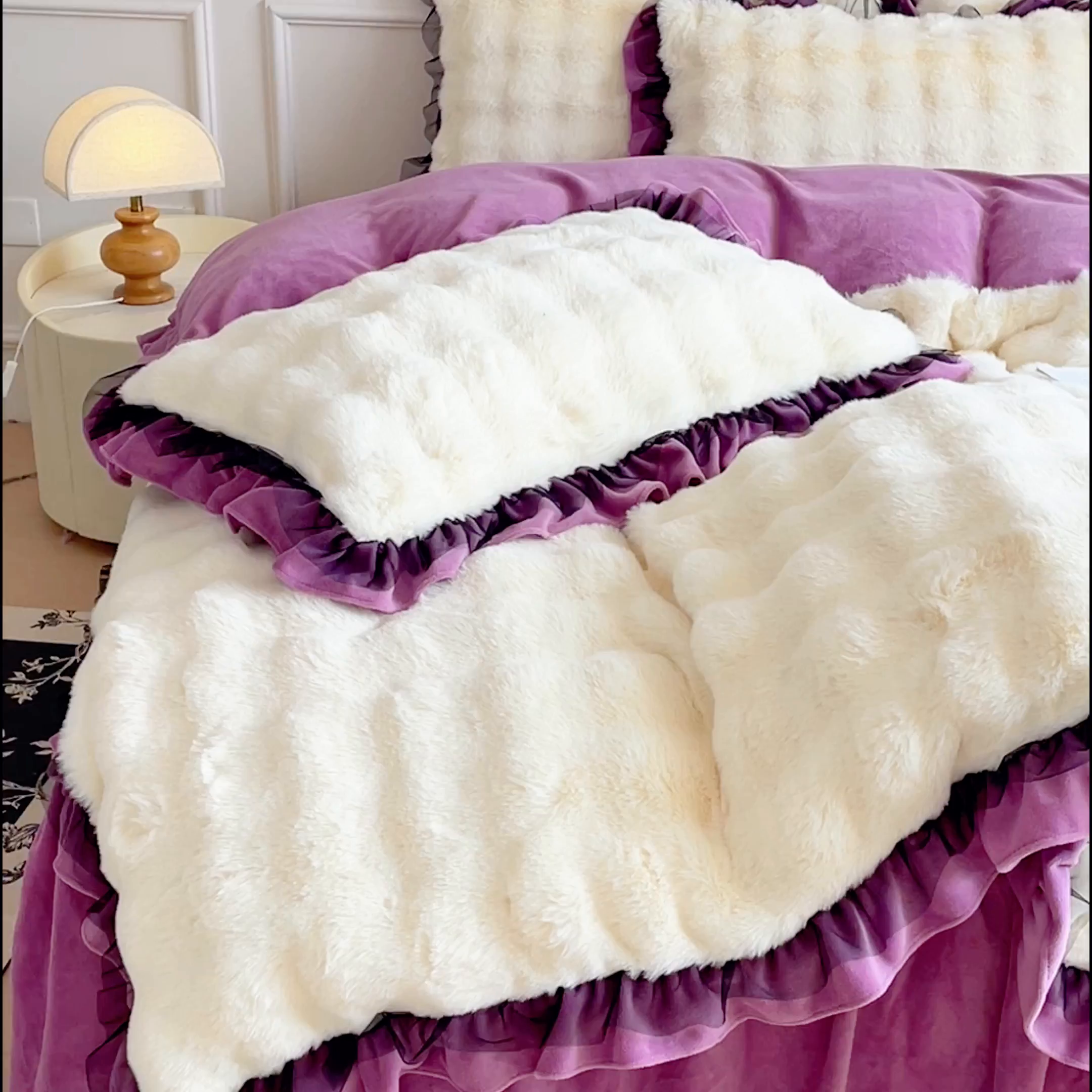 91家纺网 家纺一手货源 找家纺 睡美人 2025韩版兔兔绒牛奶绒床裙床单床笠款公主蕾丝四件套 兔兔绒-薰衣紫