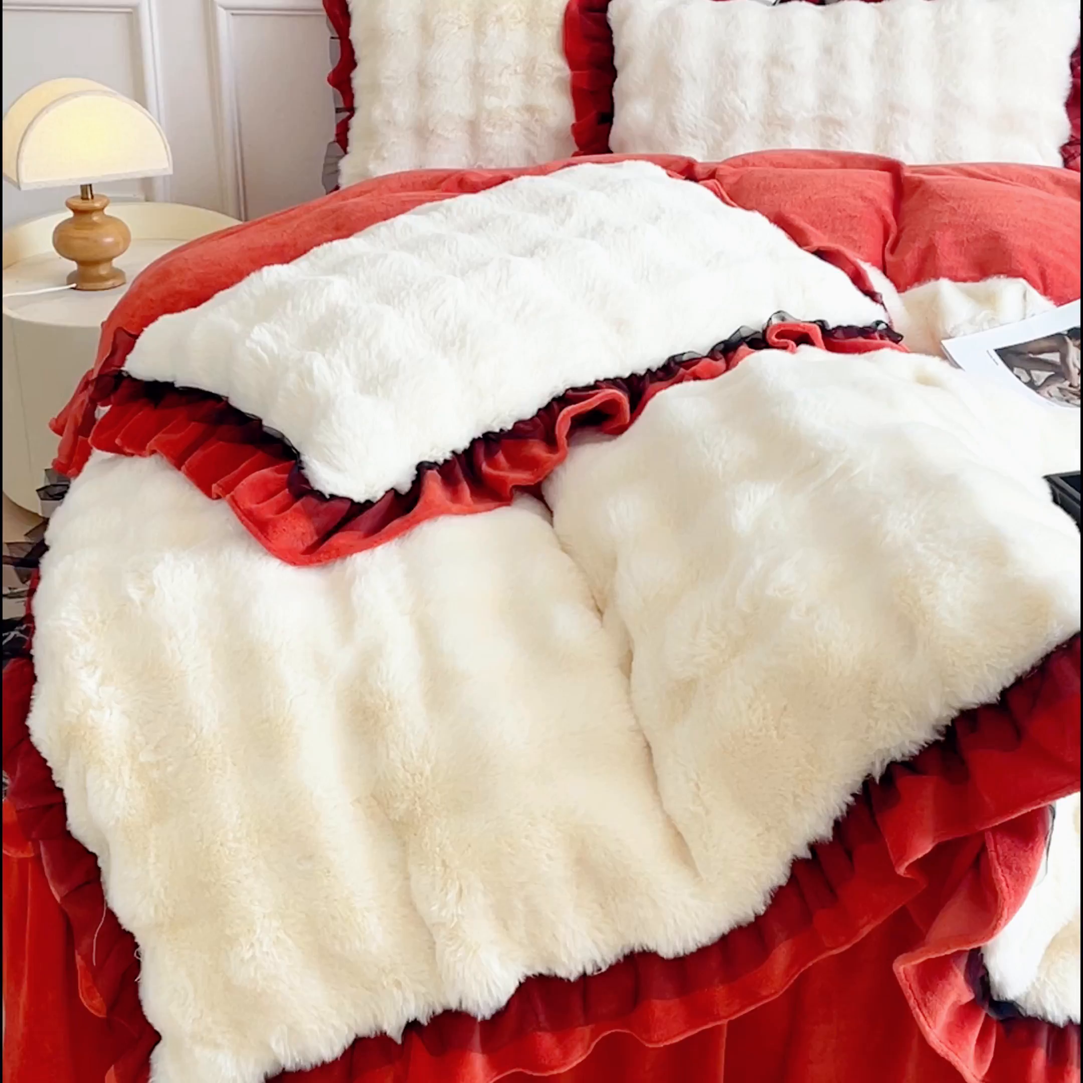 91家纺网 家纺一手货源 找家纺 睡美人 2025韩版兔兔绒牛奶绒床裙床单床笠款公主蕾丝四件套 兔兔绒-阳光橙