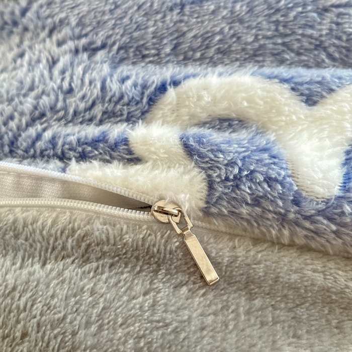 91家纺网 家纺一手货源 找家纺 川悦生活 2025新款立体雪花绒印花四件套学生床系列一场景一 奶味云朵