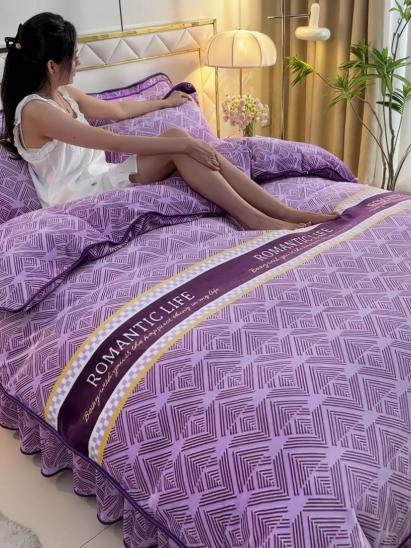 91家纺网 家纺一手货源 找家纺 馨梦缘 2025直播爆款8.5斤牛奶绒四件套加厚保暖床裙金貂绒 紫气东来