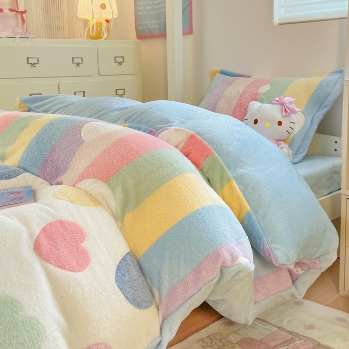 91家纺网 家纺一手货源 找家纺 川悦生活 2025新款立体雪花绒印花四件套学生床系列一场景一 彩虹爱心蓝